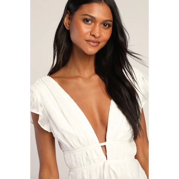 Lulus All About The Flowers White Burnout Floral Ruffled Romper Medium NWT - Picture 4 of 12